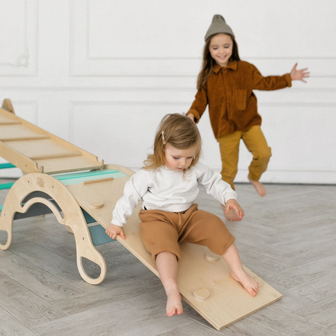 Triangolo Pikler + 2 tavole bifacciali + altalena BusyKids in legno (g –